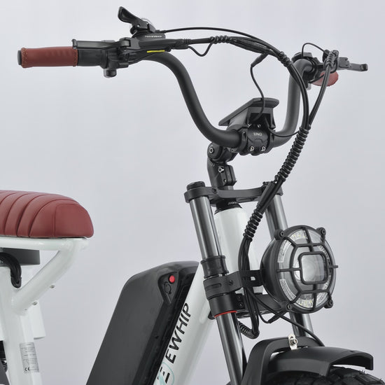 Montage of The Captain ebike details including LCD display, rust-proof rims, and hydraulic suspension